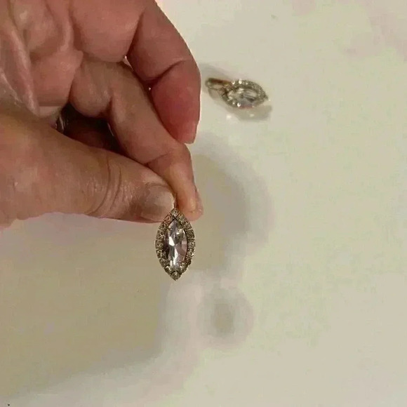 BNIB Stella and Dot Duchess Studs - Picture 5 of 11